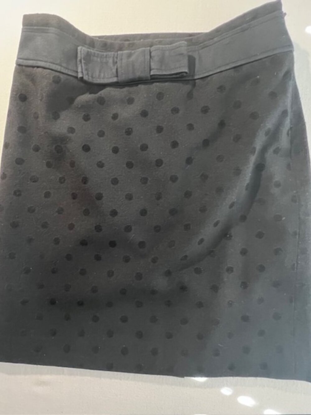 ANN‎ TAYLOR LOFT Black Polka Dot Mini / Pencil Skirt with Bow, lined Size 2